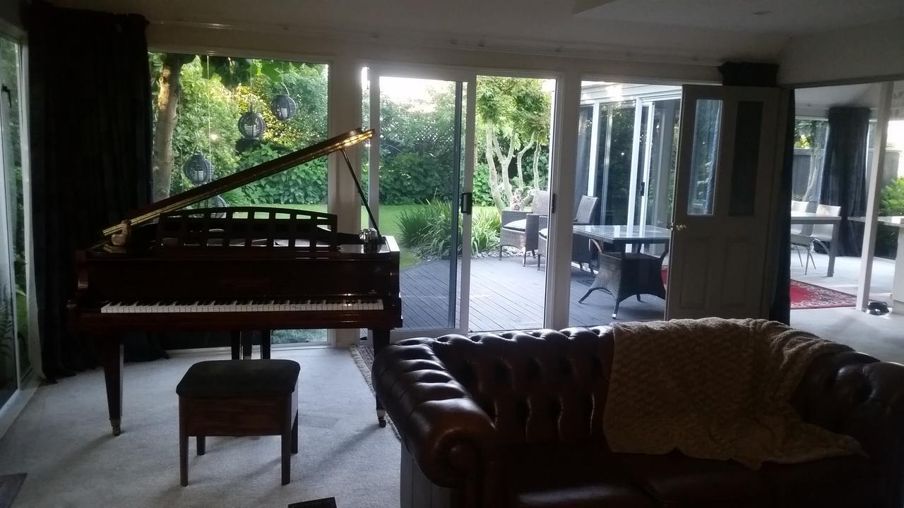 כרייסטצ'רץ' Berni'S Boutique Bnb מראה חיצוני תמונה